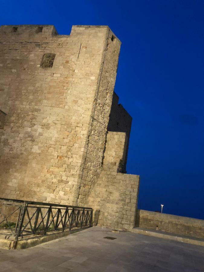Casa Vacanze Antiche Mura E Poi Monopoli Exterior foto